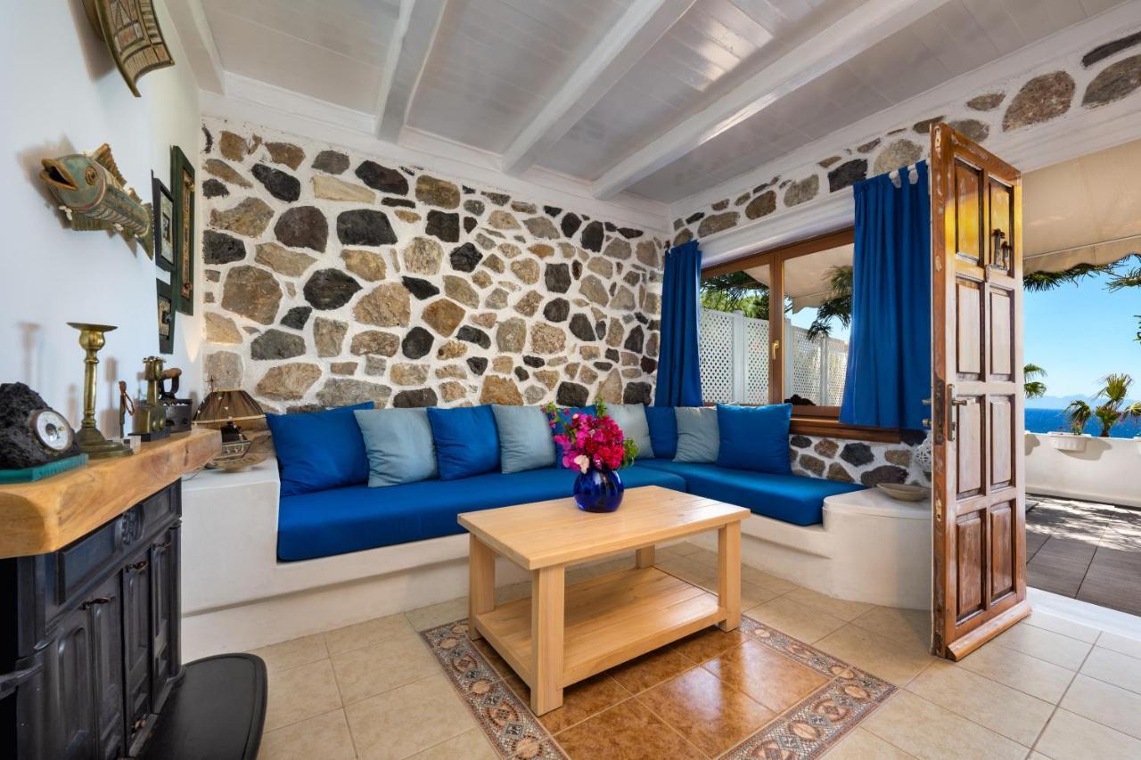 Moschatos Beach House Kamári Exterior foto