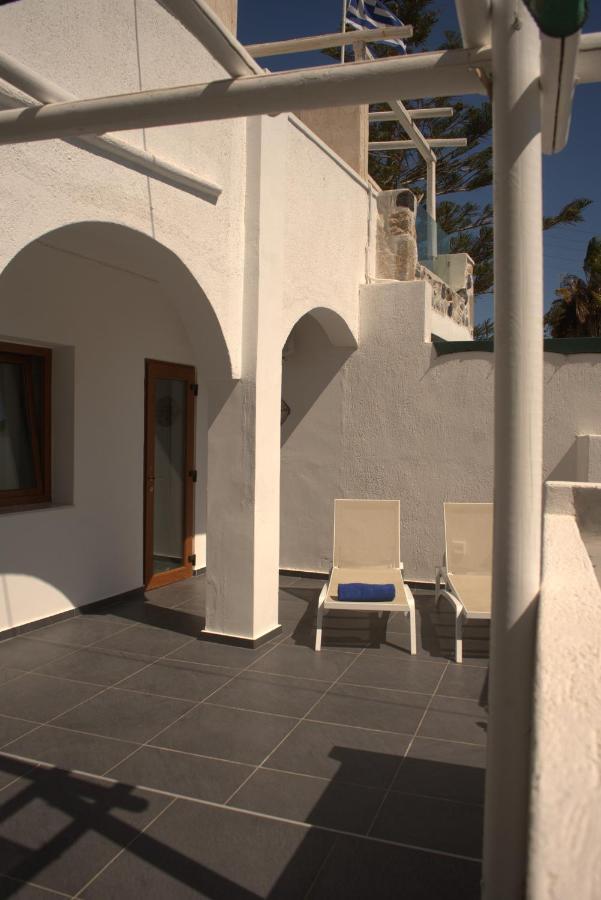 Moschatos Beach House Kamári Exterior foto