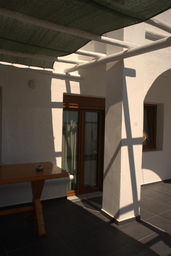 Moschatos Beach House Kamári Exterior foto